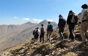 تیم کوهنوردی باشگاه شهید کاظم پور چرام به کوه پهن و پنها لیلی این شهرستان صعود کردند.